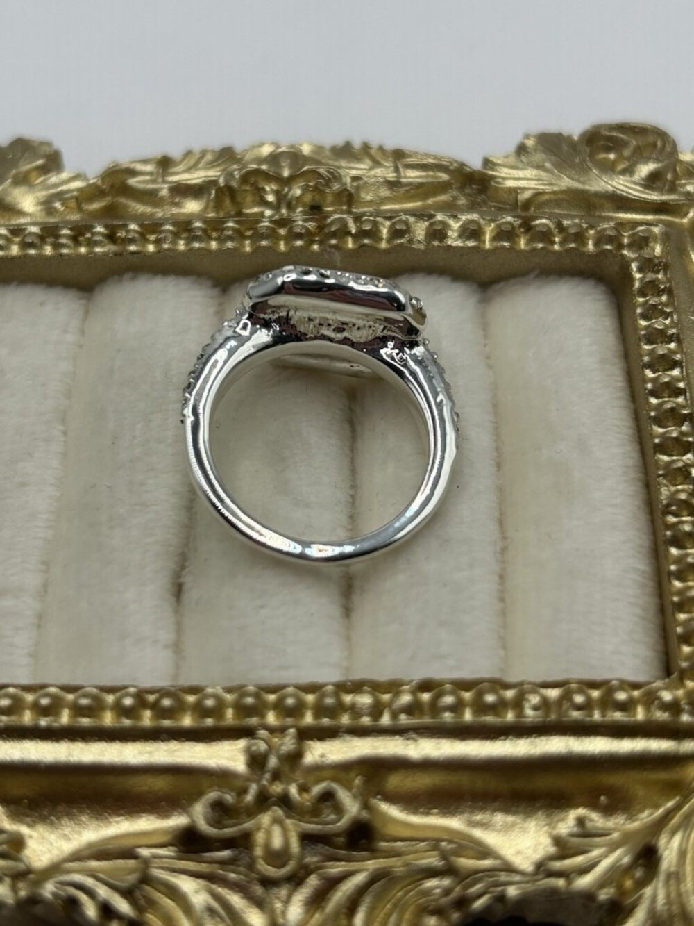 AVON Ring Size 6 Silver Tone Red Deco With Box Jewelry Christmas Holidays Gift - Picture 7 of 12